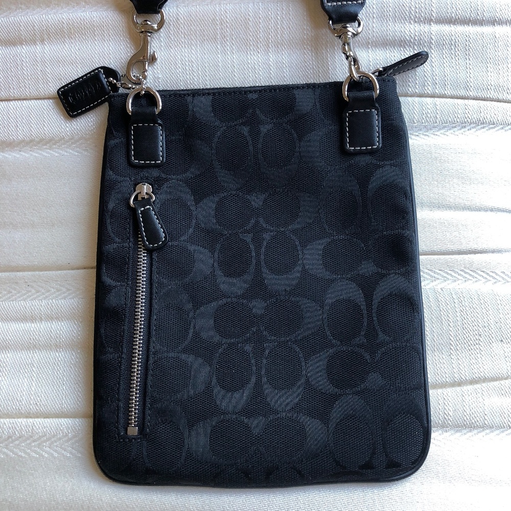 Sale😊Coach Messenger Signature Print Crossbody - Picture 2 of 6